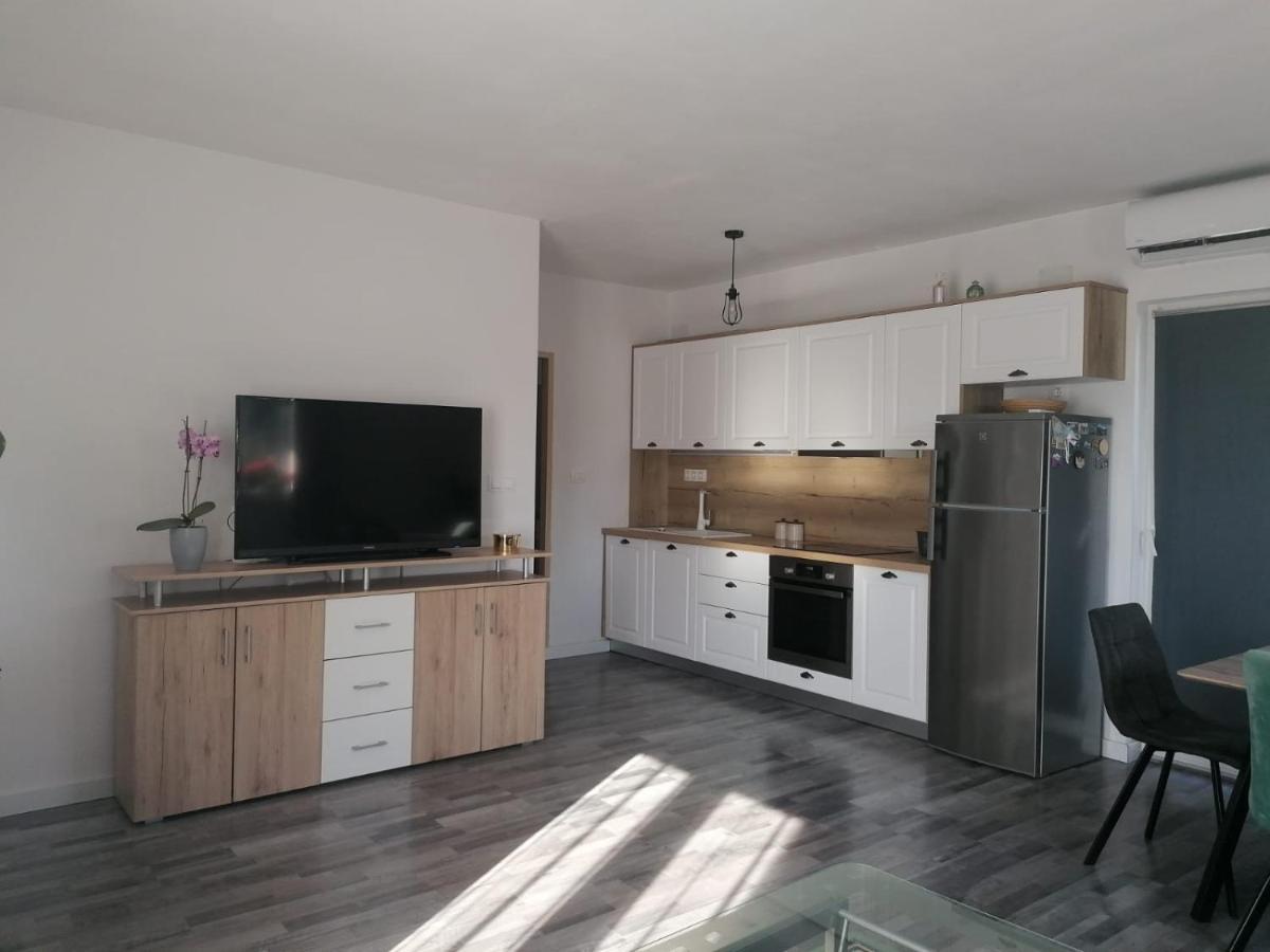 Apartments Nana Biograd Na Moru Ngoại thất bức ảnh